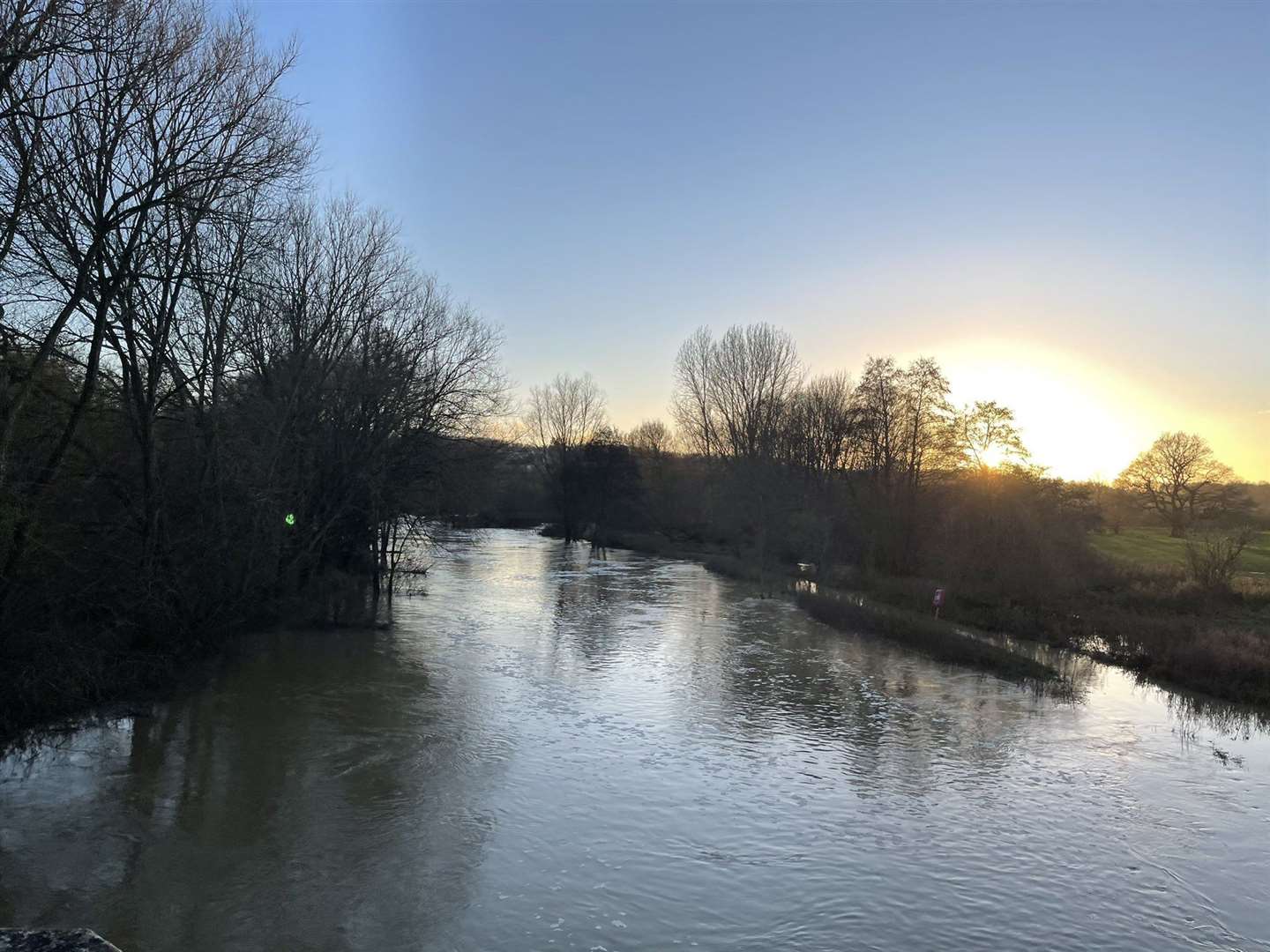 Water creeps higher on the River Medway at Yalding. Picture: UKNIP. (43726388)