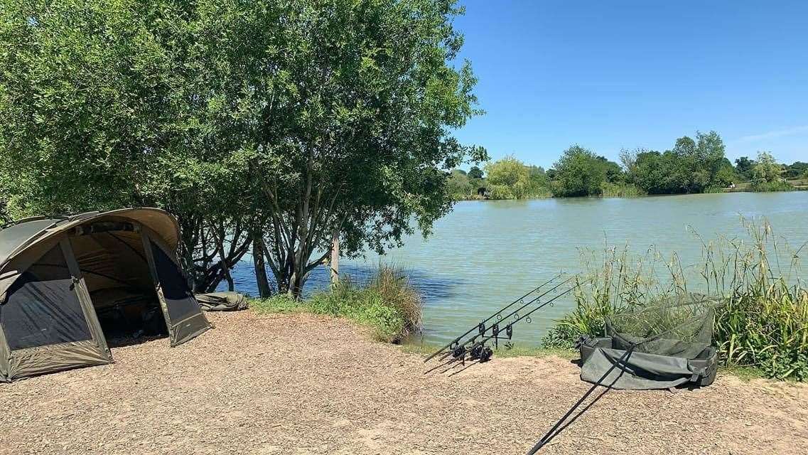 One angler enjoying the day in his bivvy (36304091)