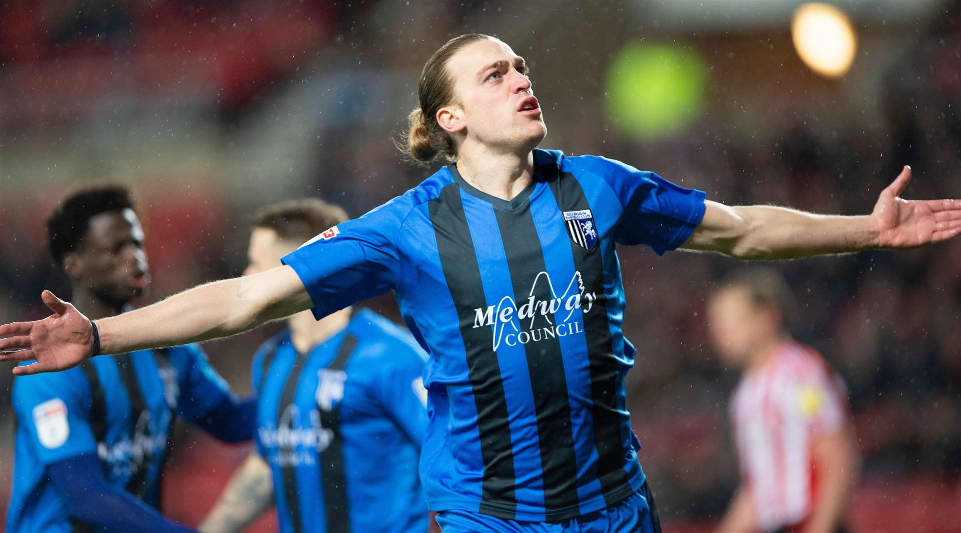 Tom Eaves celebrates scoring Gills' first equaliser Picture: Ady Kerry