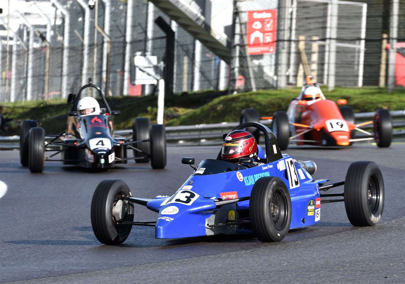 Pruce turns into Druids aboard his 1989 Reynard 89FF. Picture: Simon Hildrew