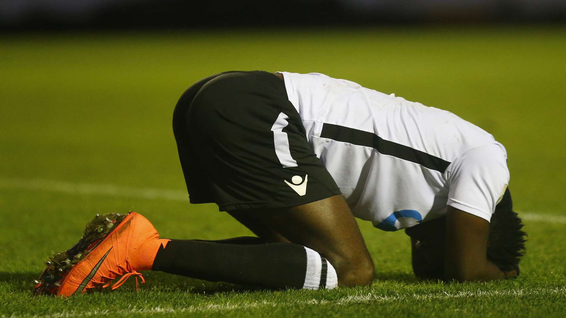 Dartford's Duane Ofori-Acheampong rues a missed opportunity Picture: Andy Jones