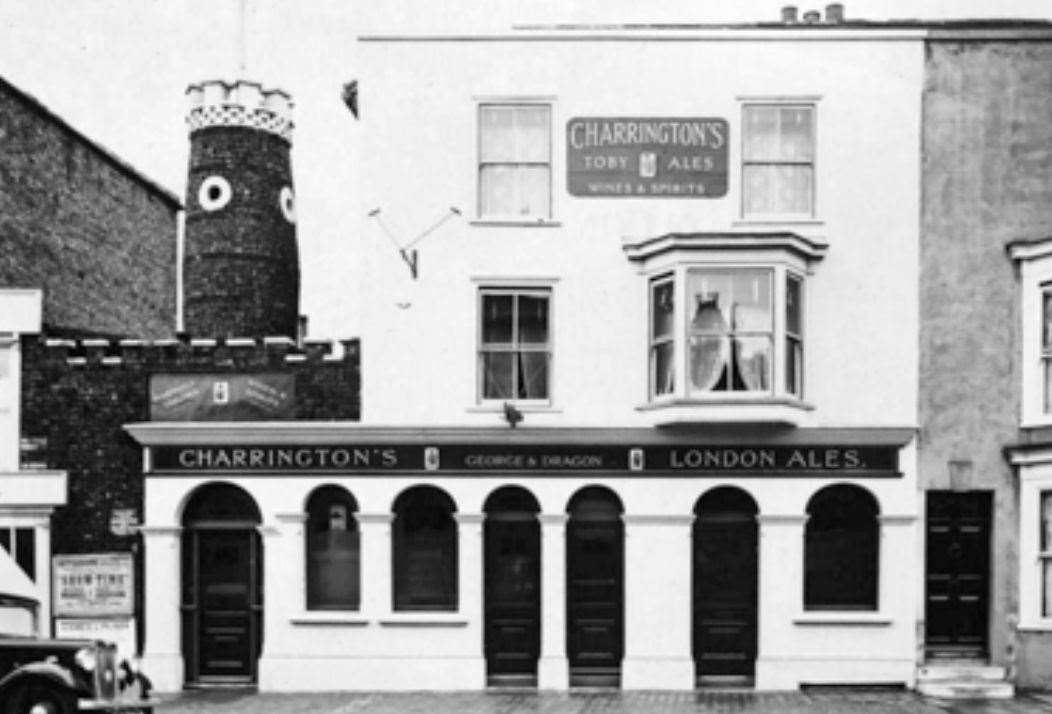 The Quart in a Pint Pot pub in Margate in 1952