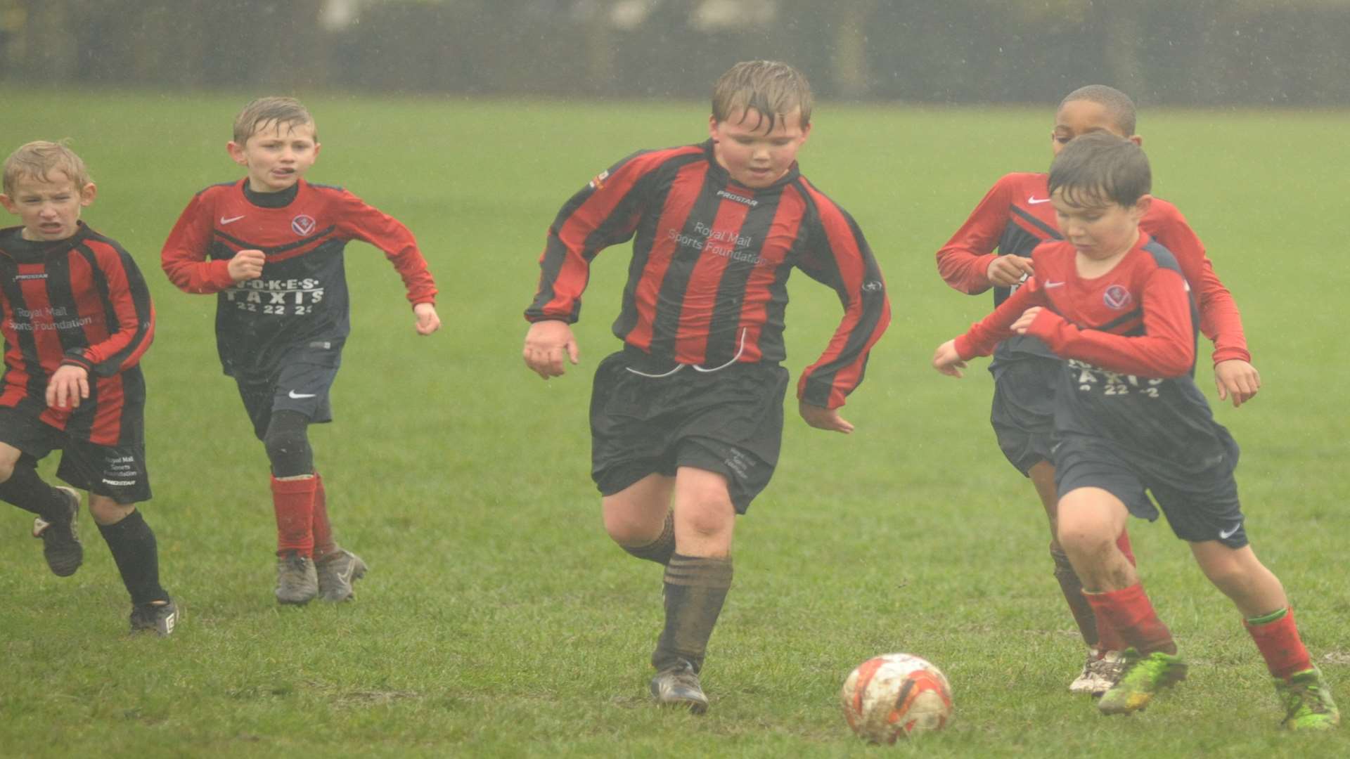 Rainham 84's under-9s, stripes, take on Hempstead Valley Picture: Steve Crispe