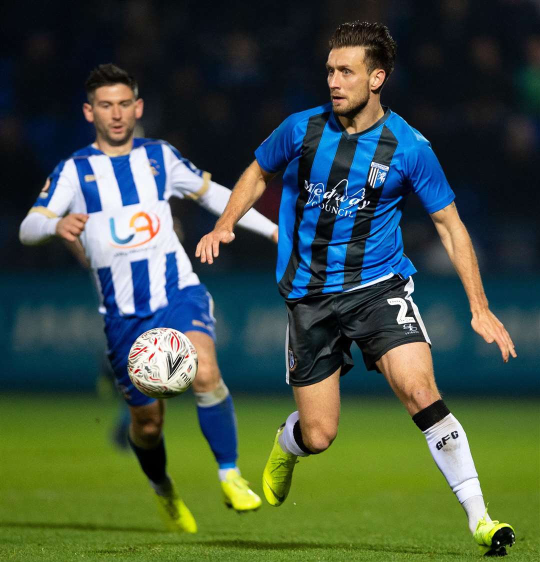 Luke O’Neill looks to start another Gills attack. Picture: Ady Kerry