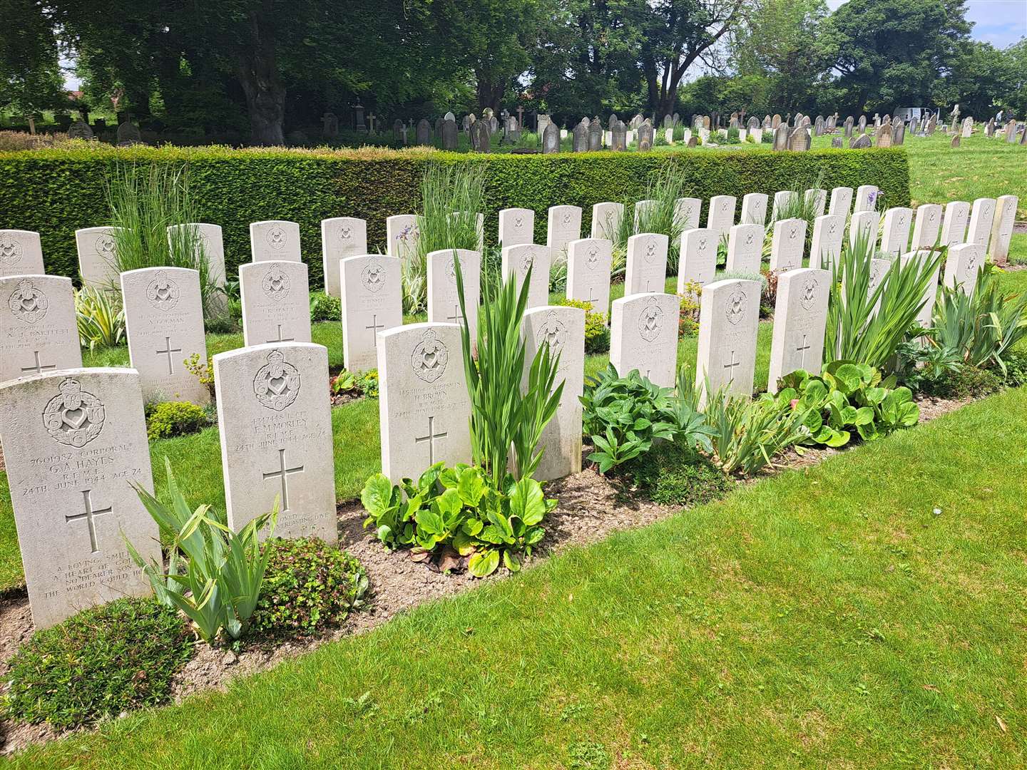 The REME graves in Lenham Cemetery