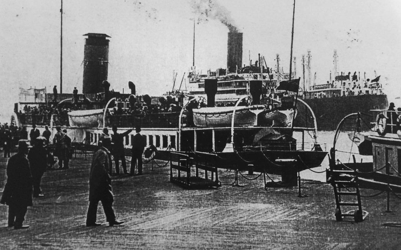 Passengers boarding a paddle steamer in the late 1930s at Gravesend