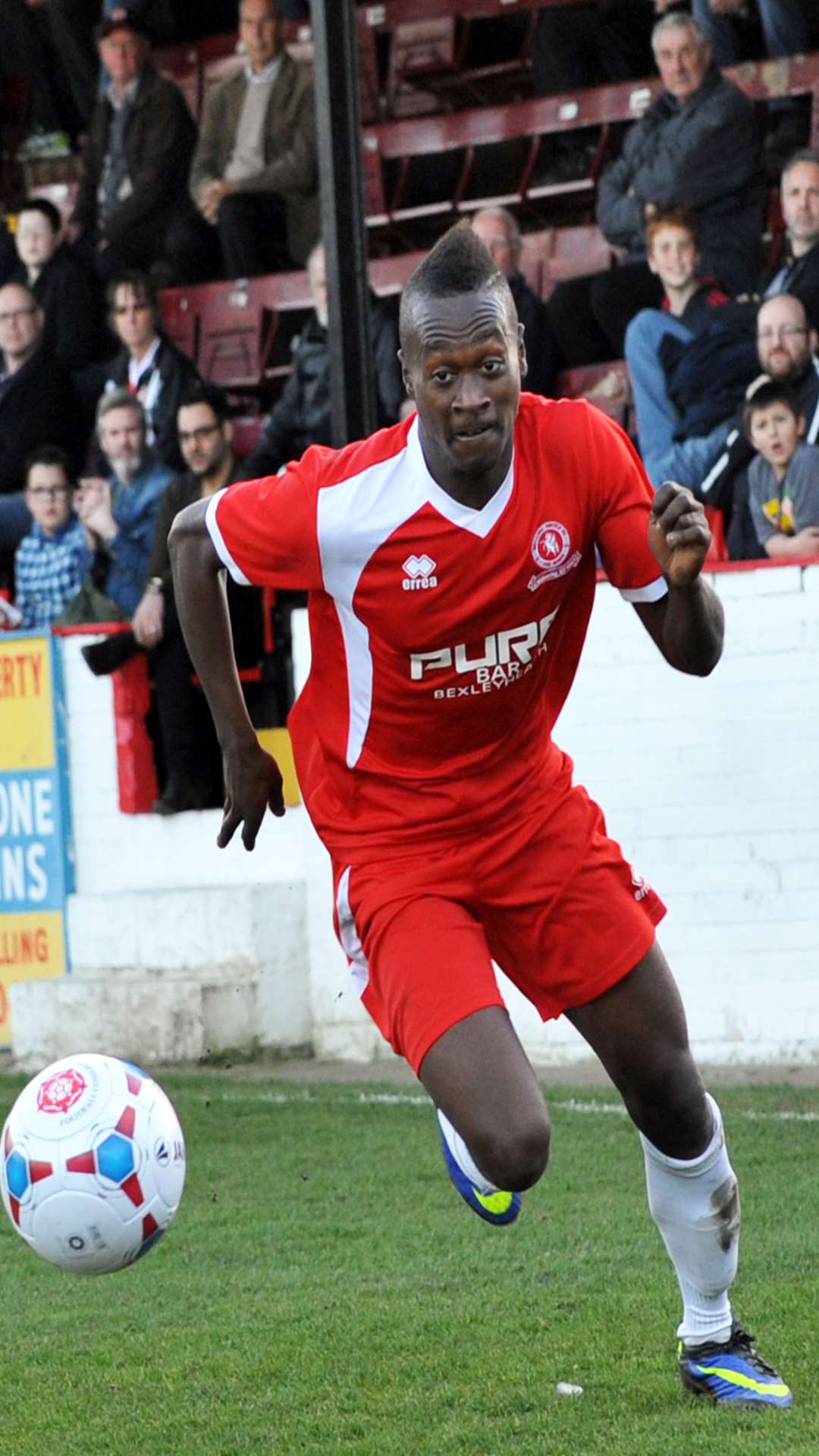 Toby Ajala on the run. Picture: David Brown