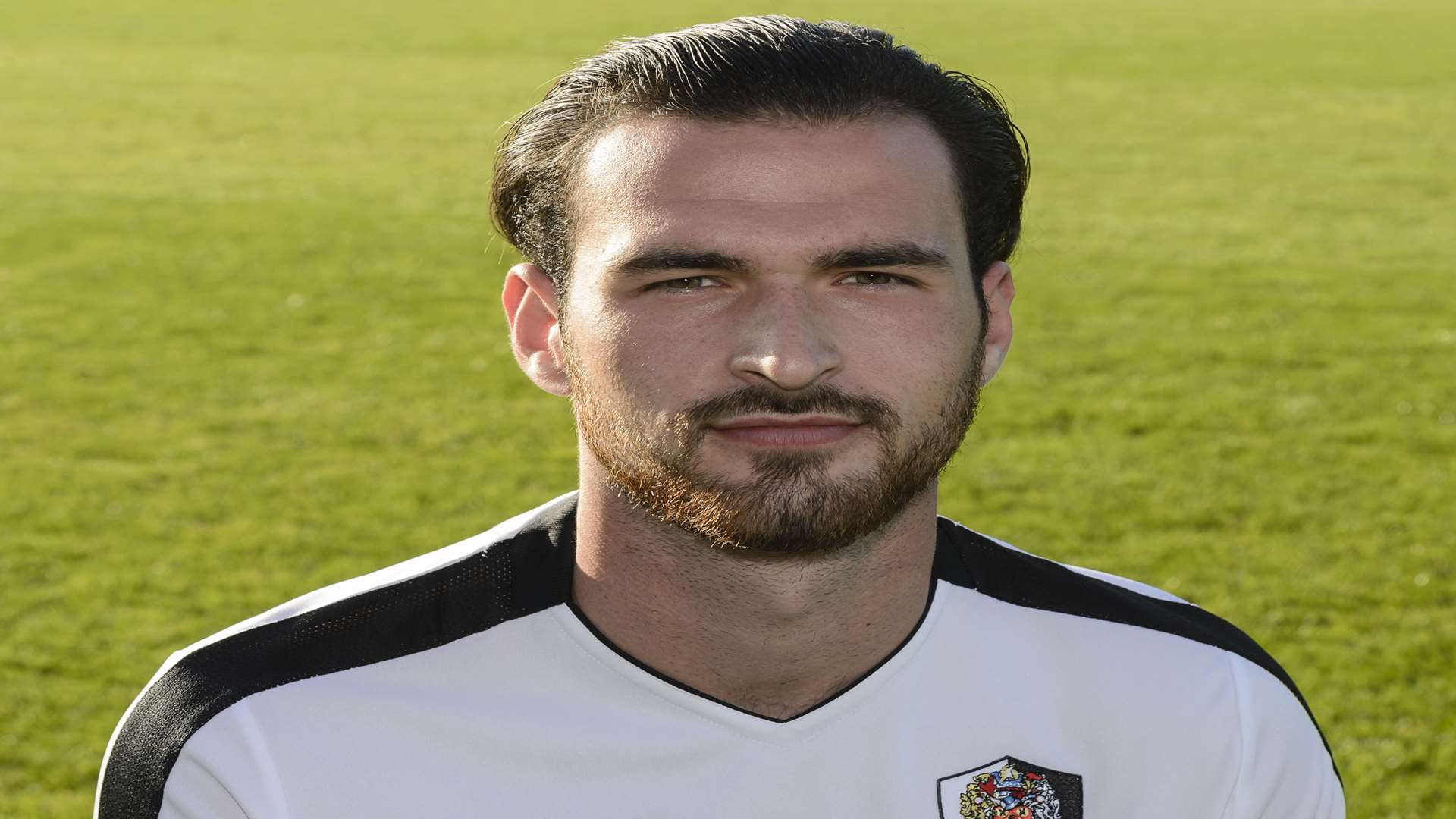 Dartford defender Ronnie Vint Picture: Andy Payton