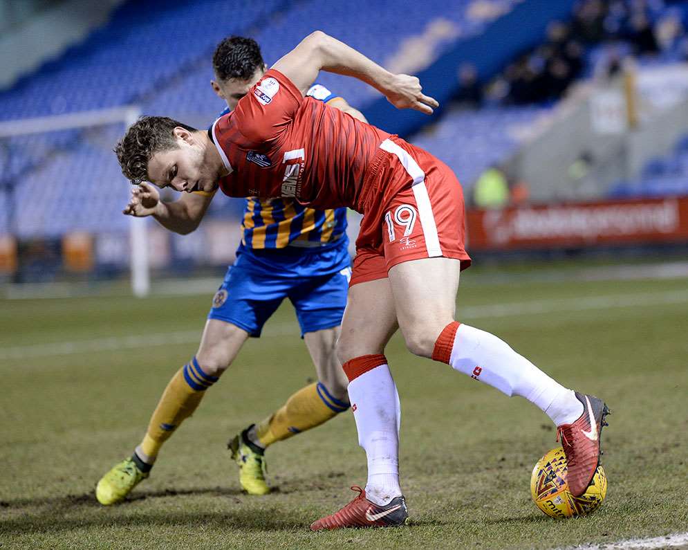 Ben Nugent fighting to keep possession for the Gills Picture: Ady Kerry