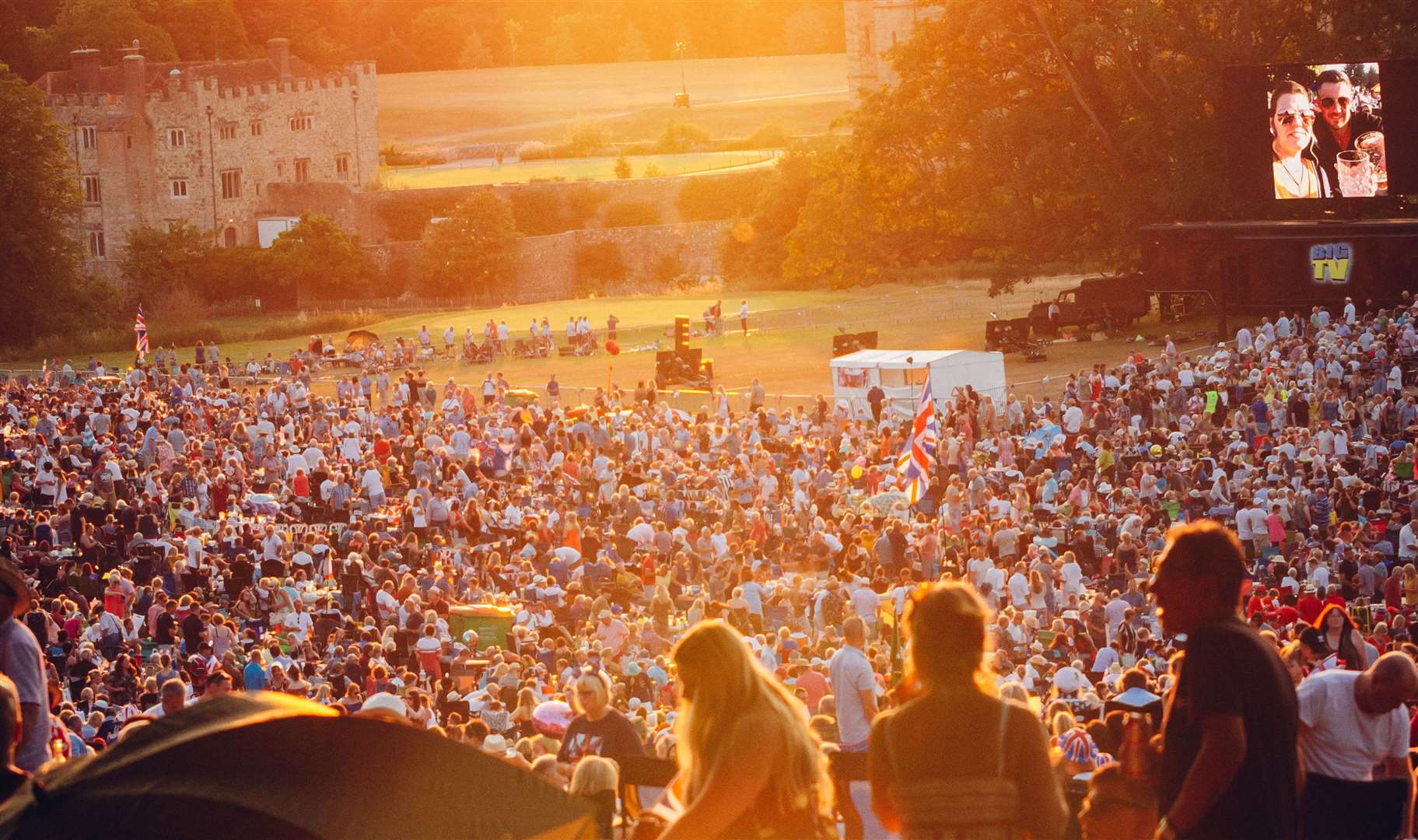 In celebration of Leeds Castle’s remarkable 900 year milestone, concert goers this year will witness the world premiere of “A Tribute to Leeds Castle” performed by the Band of the Royal Marines and the Royal Philharmonic Orchestra.