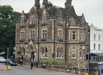 A planning application to revamp Lloyds bank in Mount Pleasant Road, Tunbridge Wells, and create eight apartments has been submitted to the council