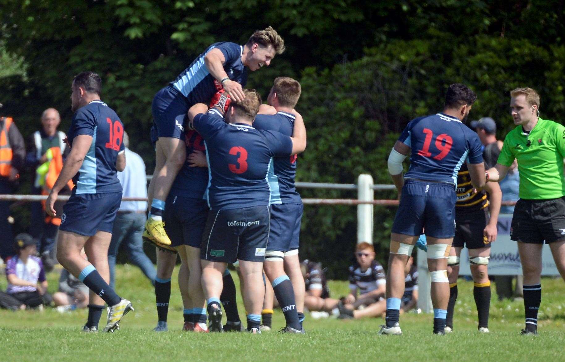 Kent celebrate reaching Twickenham at the final whistle. Picture: Simon Bryant