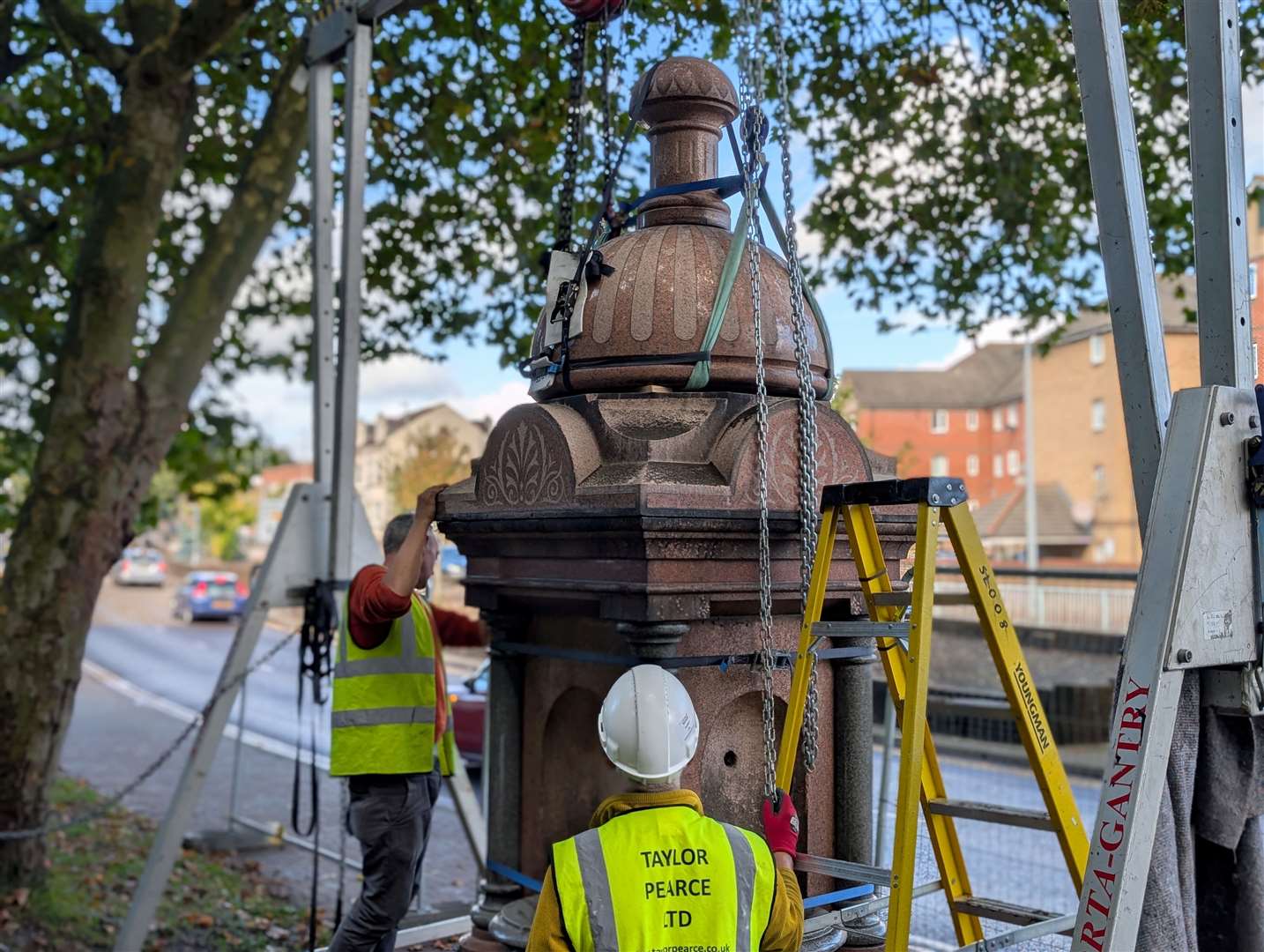 Taylor Pearce, royal warrant-holding stonemasons, and Meristem Design, expert landscape designers, were commissioned by Arches Local for the project. Photo: Jane Robb/Arches Local