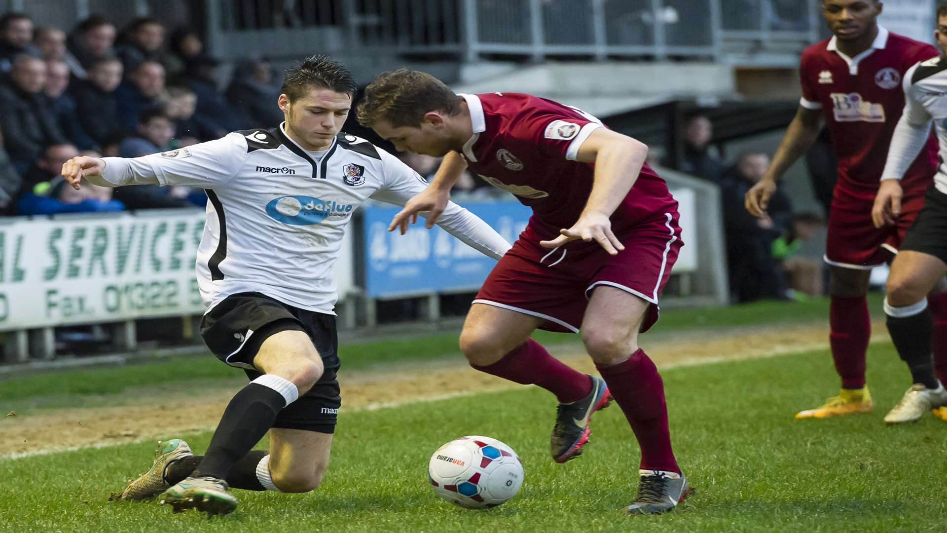 Full-back Tom Gardiner looks to cut inside from the right-hand touchline Picture: Andy Payton