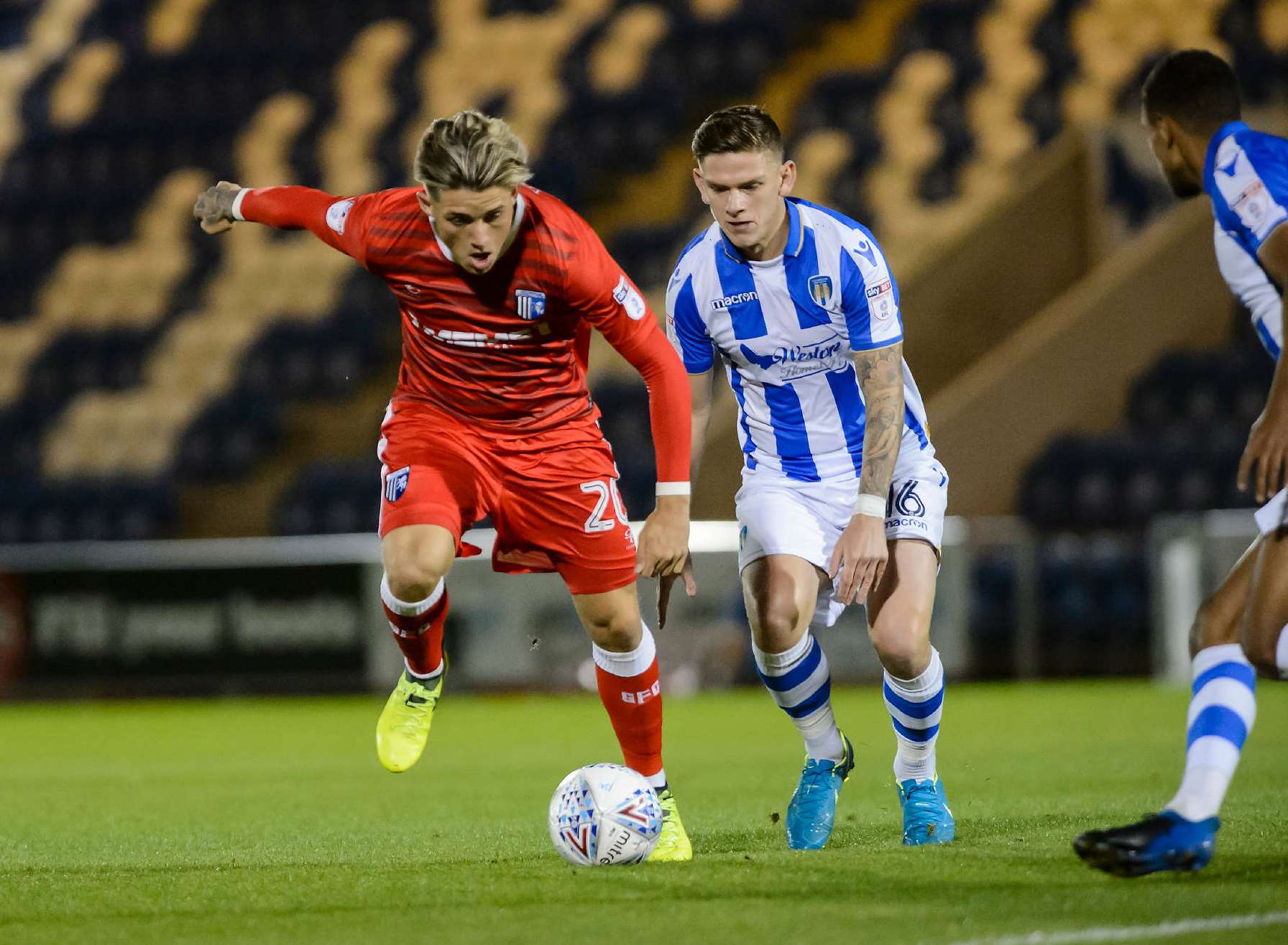 Darren Oldaker on the ball for Gills Picture: Andy Payton