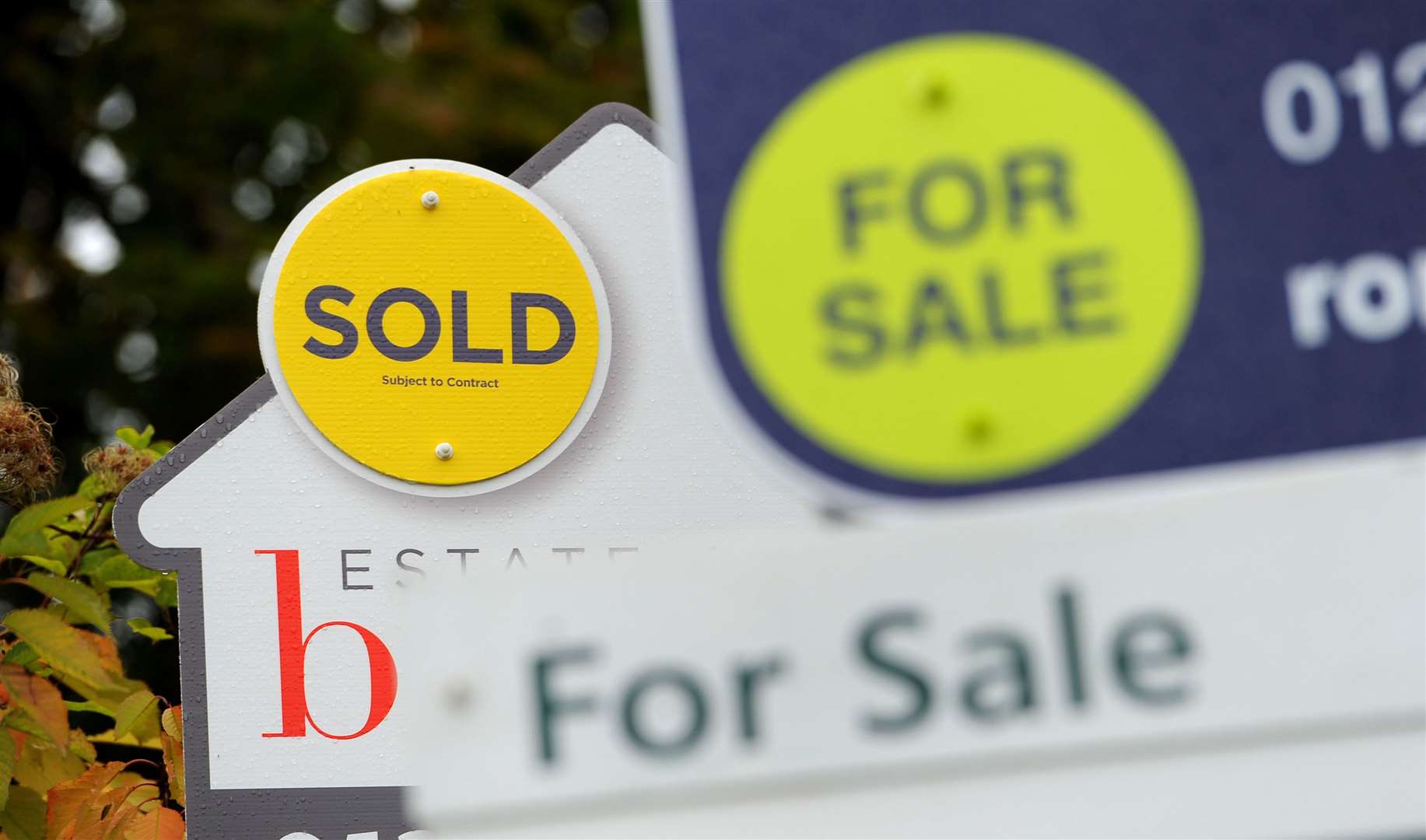 Zoopla says buyers should take advantage of the extended stamp duty holiday