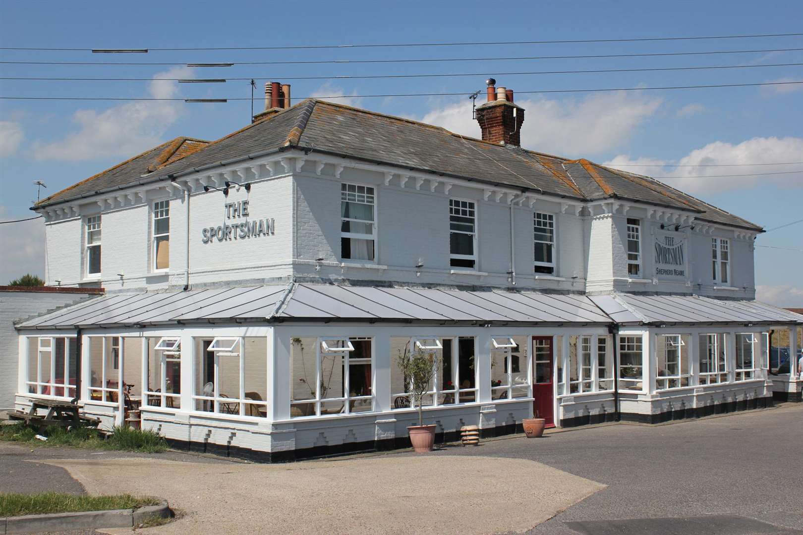 The Sportsman pub at Seasalter (2501944)