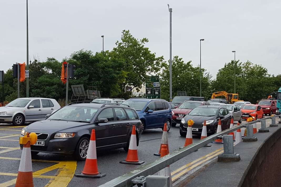 Queuing traffic on the gyratory