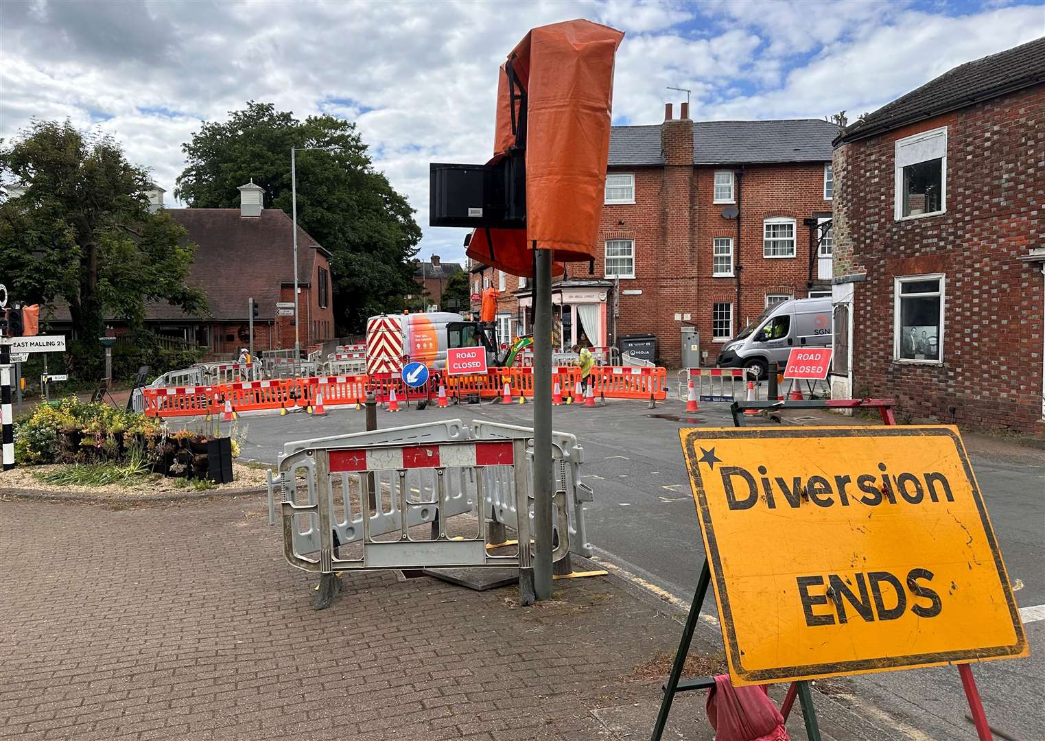 SGN is carrying out emergency gas works by Wateringbury Crossroads. Picture: Elli Hodgson