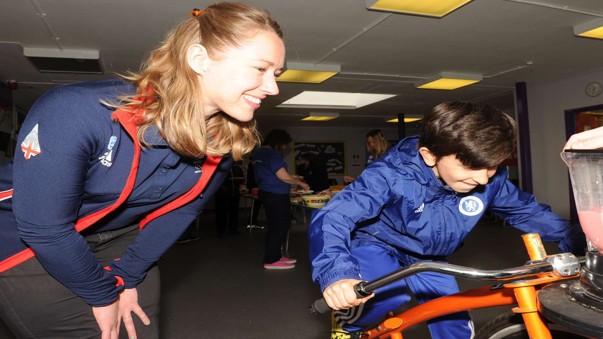 Lizzie Yarnold visiting Swanley Youth Hub, St Mary's Road, Swanley for a healthy fun day. Lizzie and Zhechko Zhelyazkov, nine.