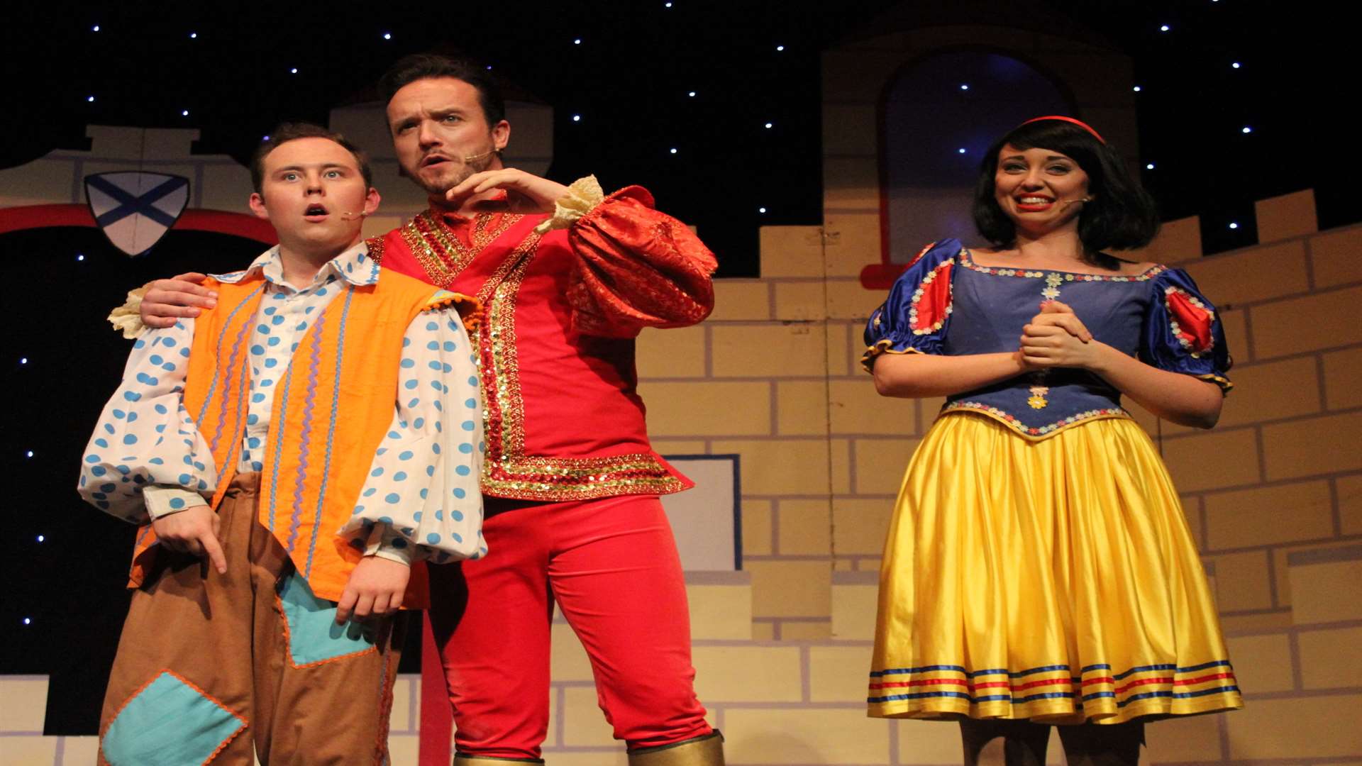 Joshua Pascoe as Muddles, Robert Brendan as Prince Lorenzo and Kate Greenwood as Snow White