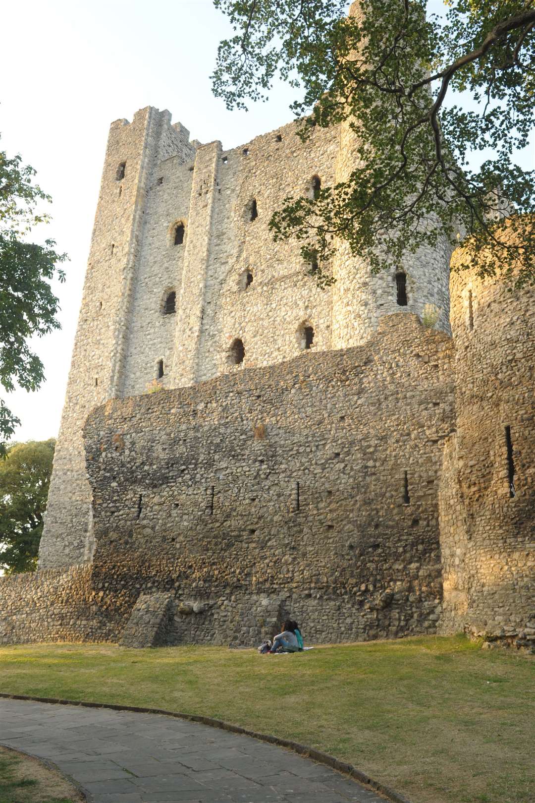 Rochester Castle Gardens..Castle Concerts 2018..The Australian Pink Floyd Show..Picture: Steve Crispe. (45524492)