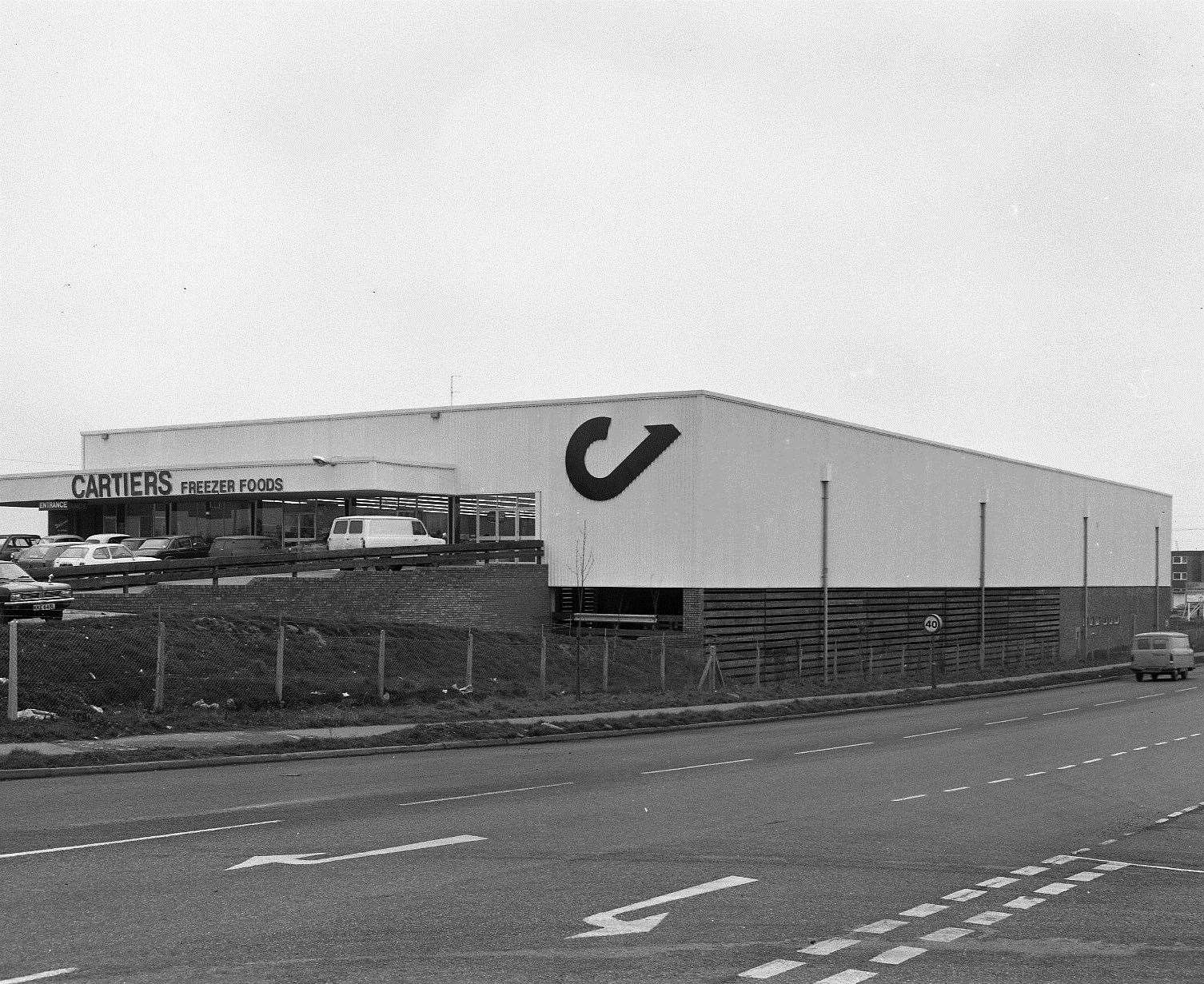 The once-familiar Cartiers store at the corner of Brookfield Road in 1976. Picture: Steve Salter