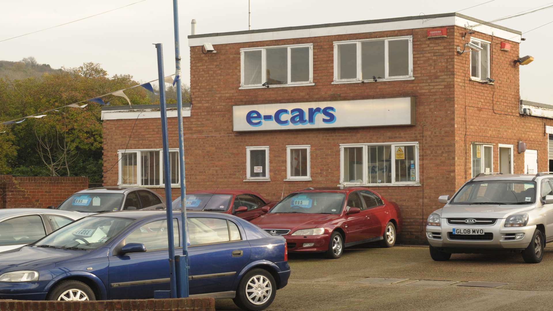 E Cars 57-59 Luton High Street, Luton, Chatham where the Tesco Express was proposed