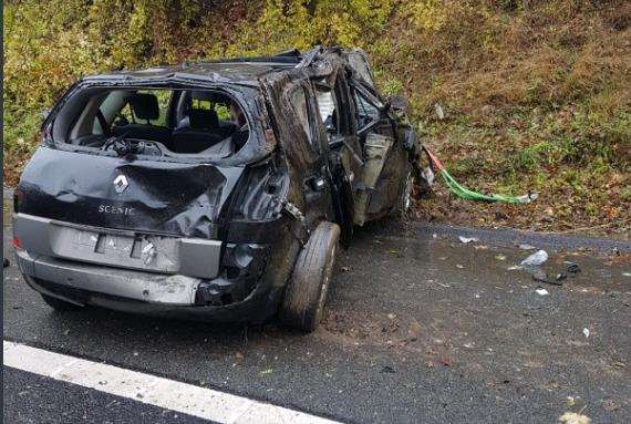 Car involved in crash on M2. Picture: @kentpoliceroads (5152400)