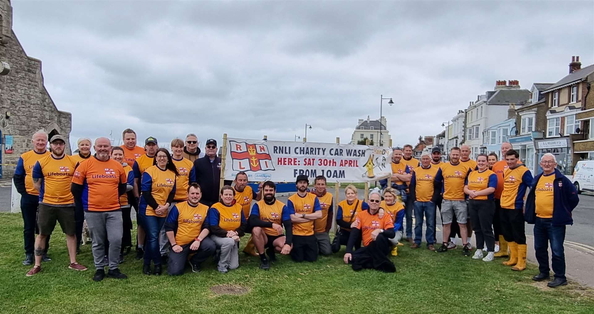 Volunteers washed 190 cars - 46 more than a previous record