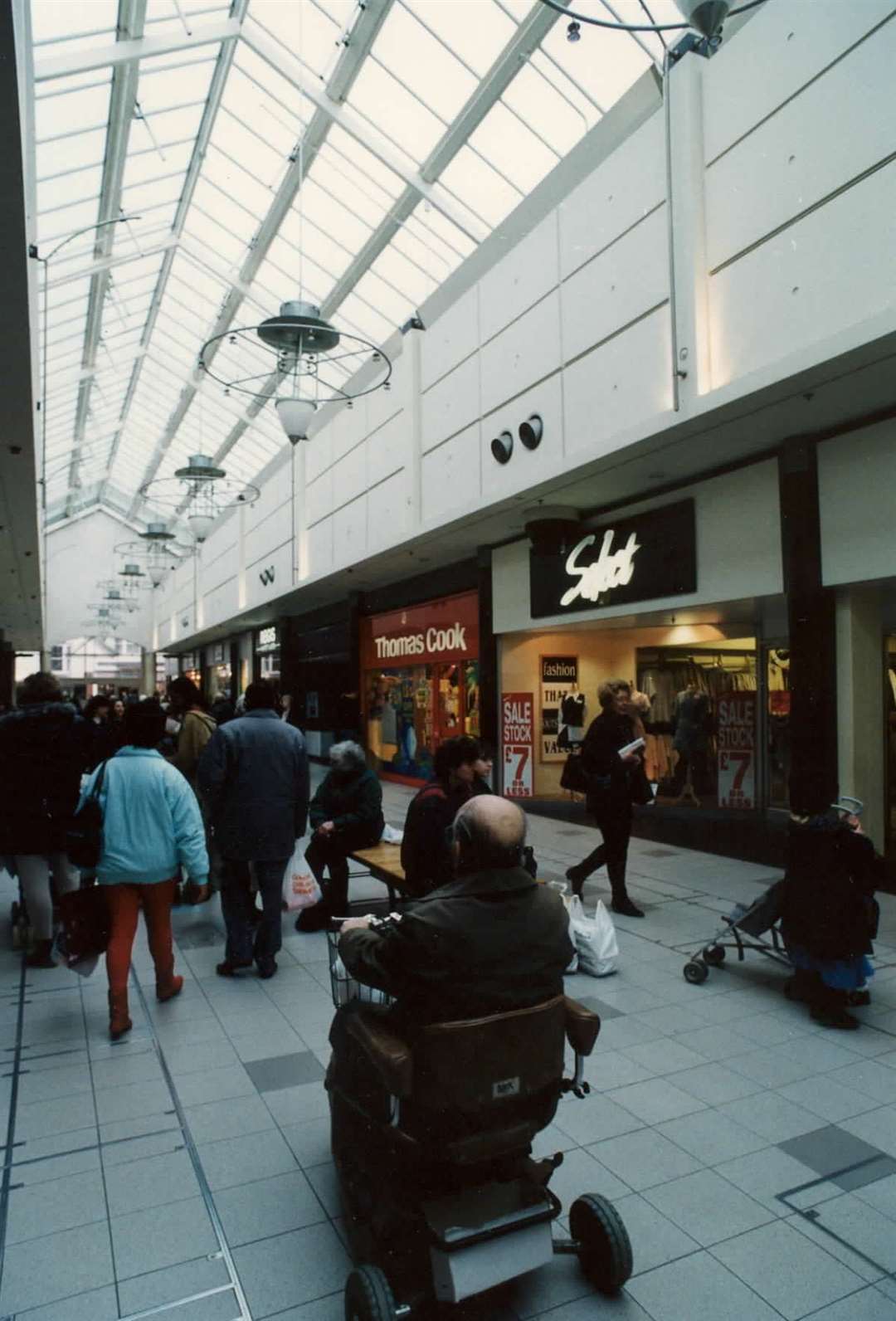 The original roof was replaced with airy pitched glass in 1990