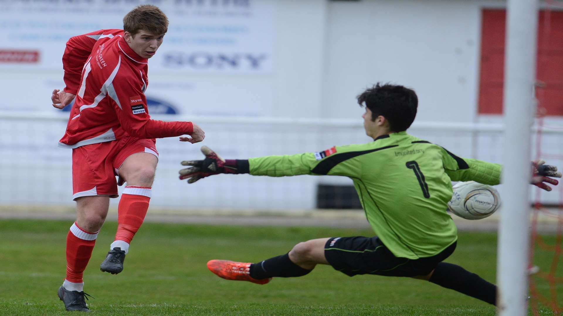 Jordan Wells in action for Hythe. Picture Gary Browne FM3712719