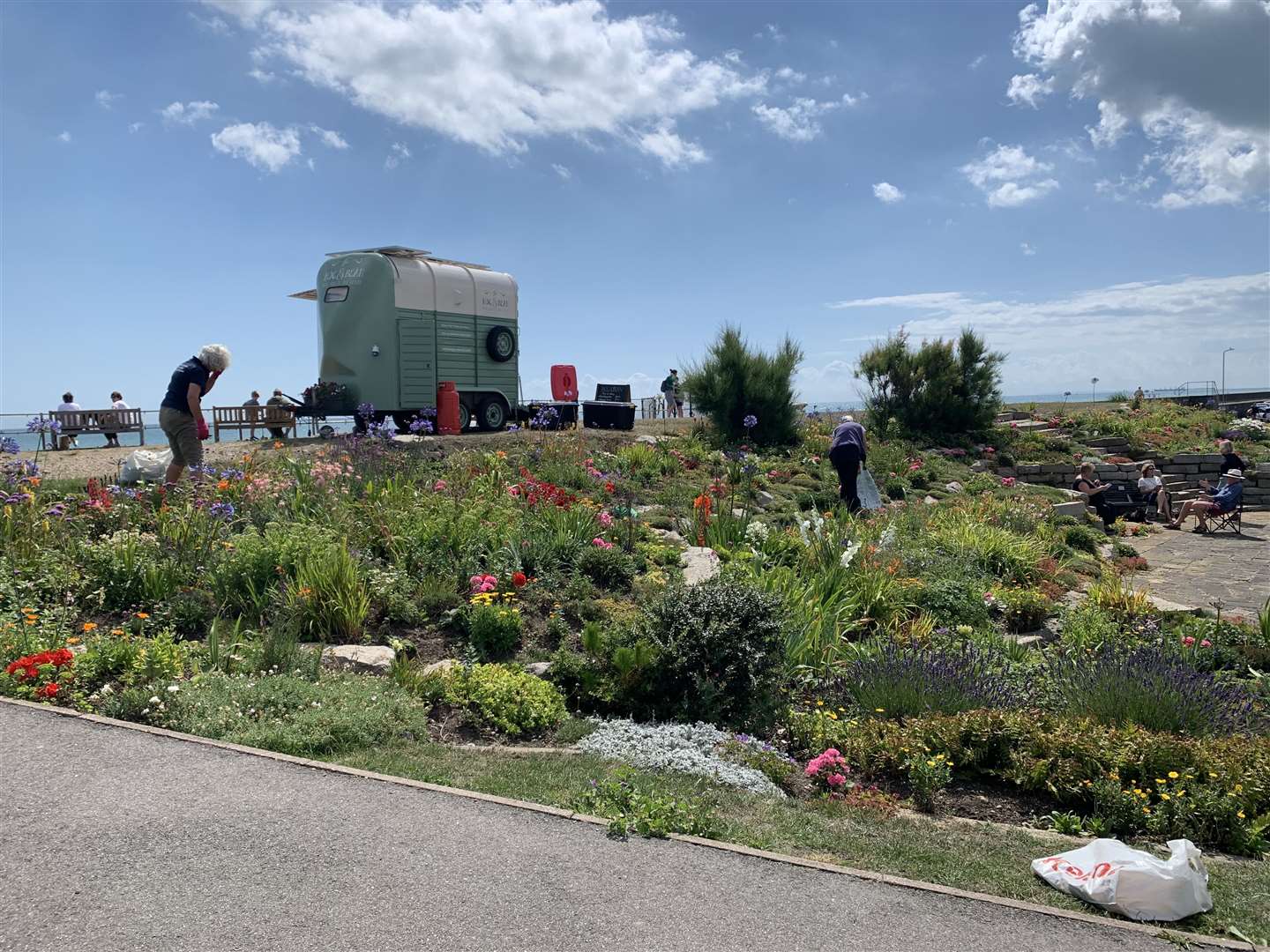 Critics say the coffee wagon spoils the view of the garden