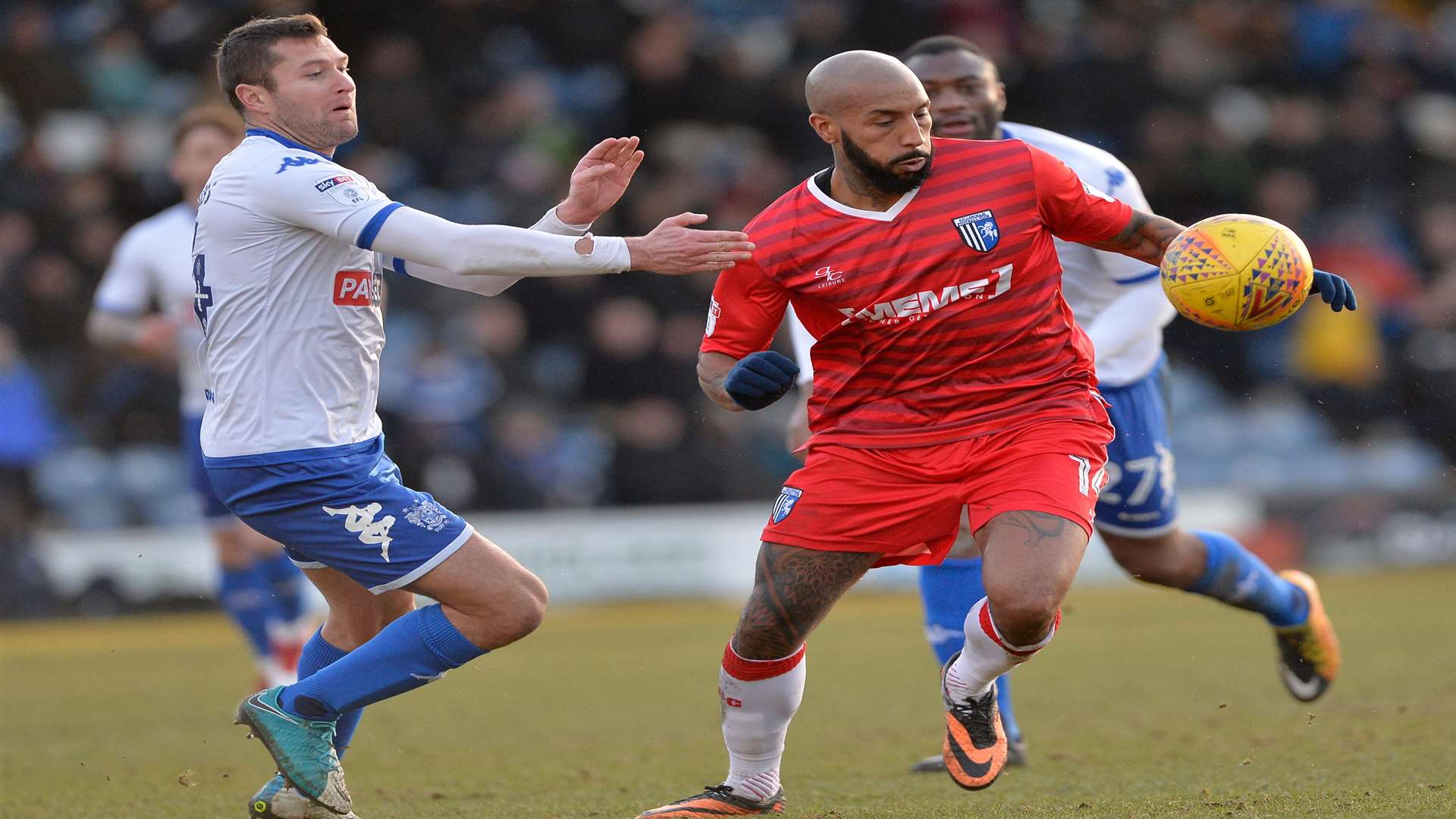 Josh Parker battles Phil Edwards Picture: Ady Kerry