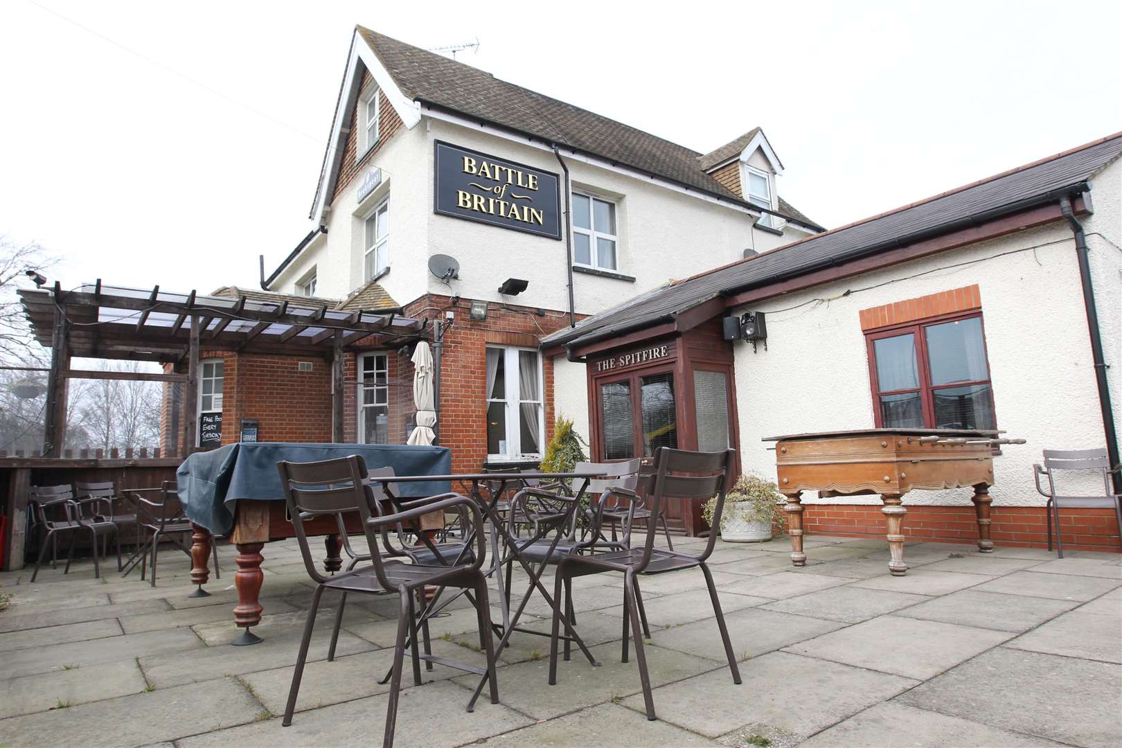 The terrace at The Battle of Britain pub in Gravesend. Picture: John Westhrop. FM3704139 (3324072)