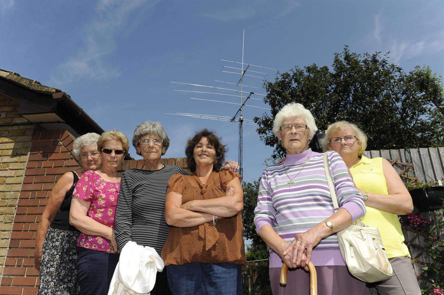 Maureen Meaney, Ann Savage, Jean Judd, Eva Wimble, Rose Clayson and Carole Barfoot