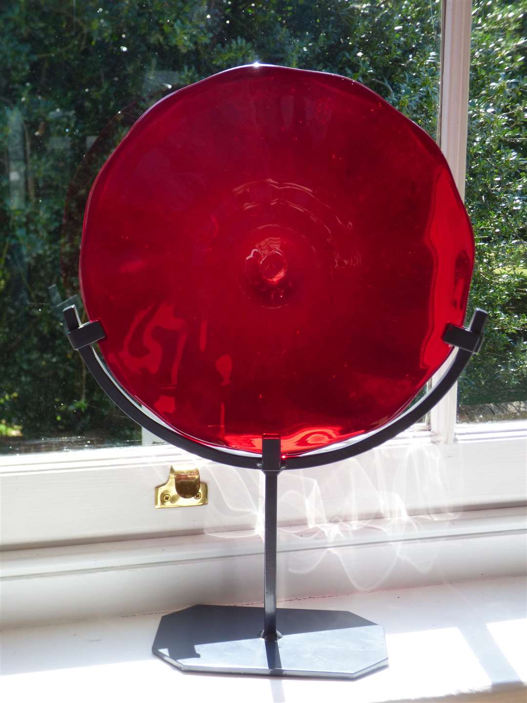 This ruby mouthblown and hand spun faceted glass bullion worth £400 has been donated by Linden Hall Studio