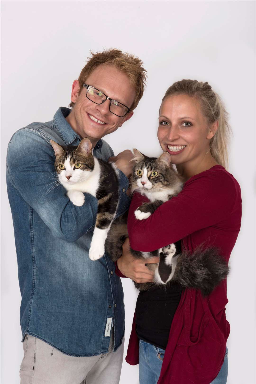 Lloyd and his wife Danni with Arthur and Mogwai (47234380)