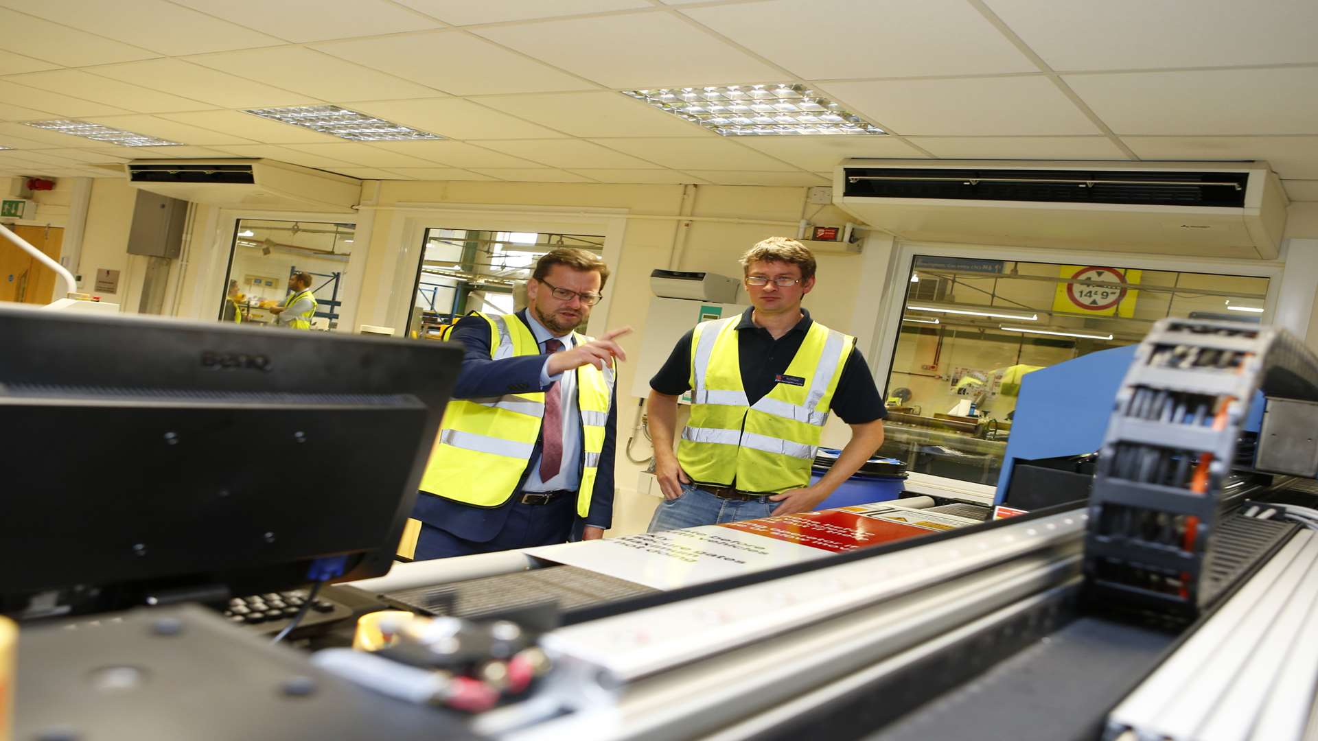 Rob Wilson MP meet with worker Neil Roberts.