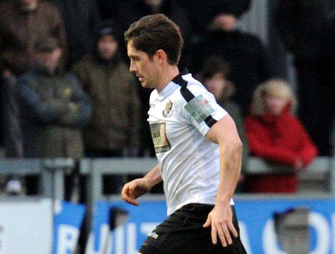 Lee Noble pulls the strings for Dartford against Concord Picture: Simon Hildrew