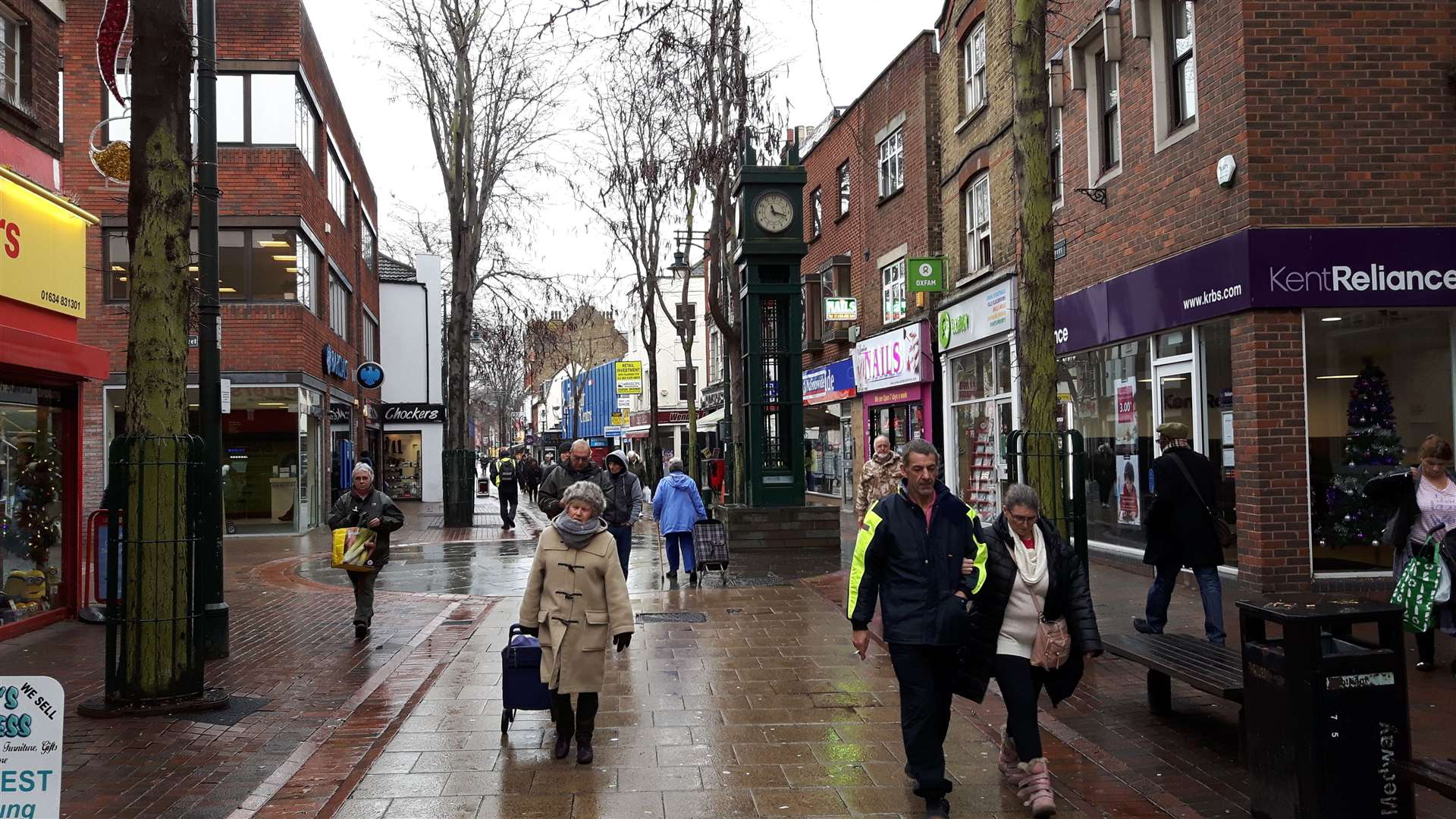 The squad investigated a vicious assault in Chatham High Street, Library image