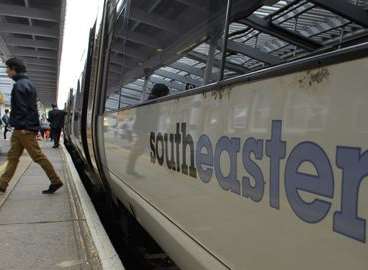 Southeastern Railway tweeted about the fallen tree. Stock image