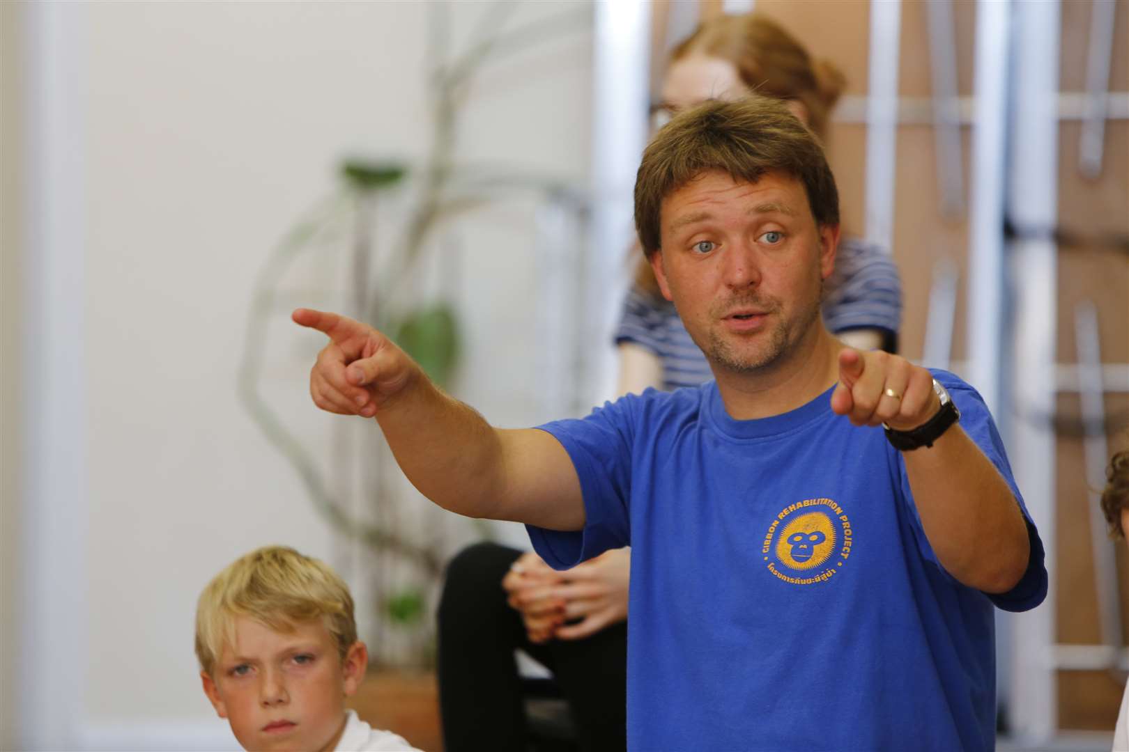 Adam MacKenzie working with the children at Trottiscliffe Primary School