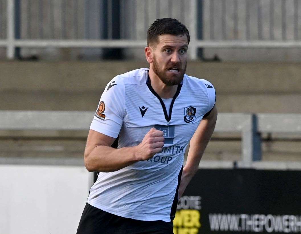 Dartford defender Tom Bonner Picture: Keith Gillard