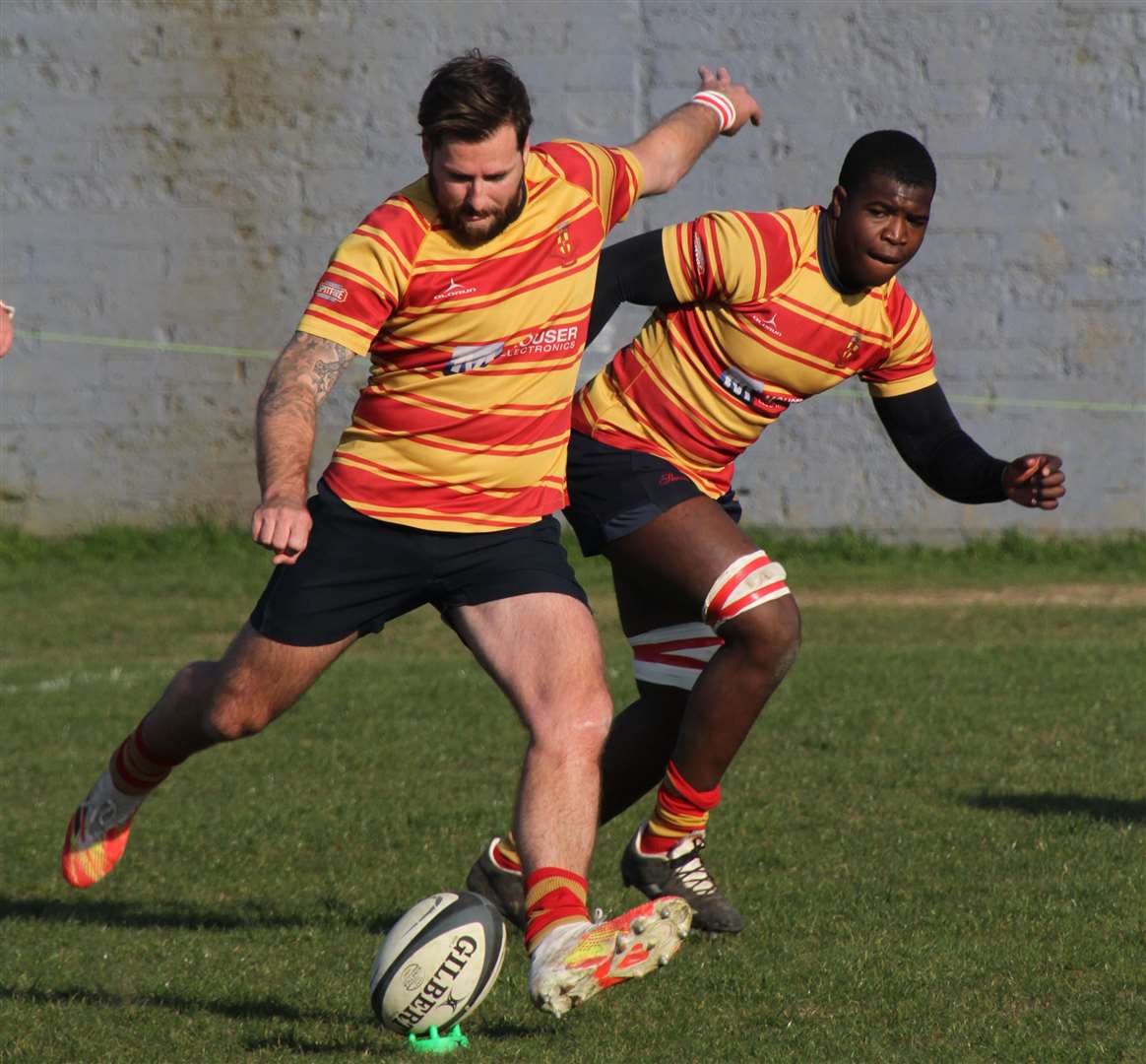 Medway rugby win promotion after beating Horsham on Saturday (55723197)