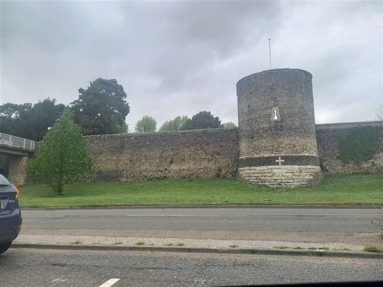 The man fell from the city wall