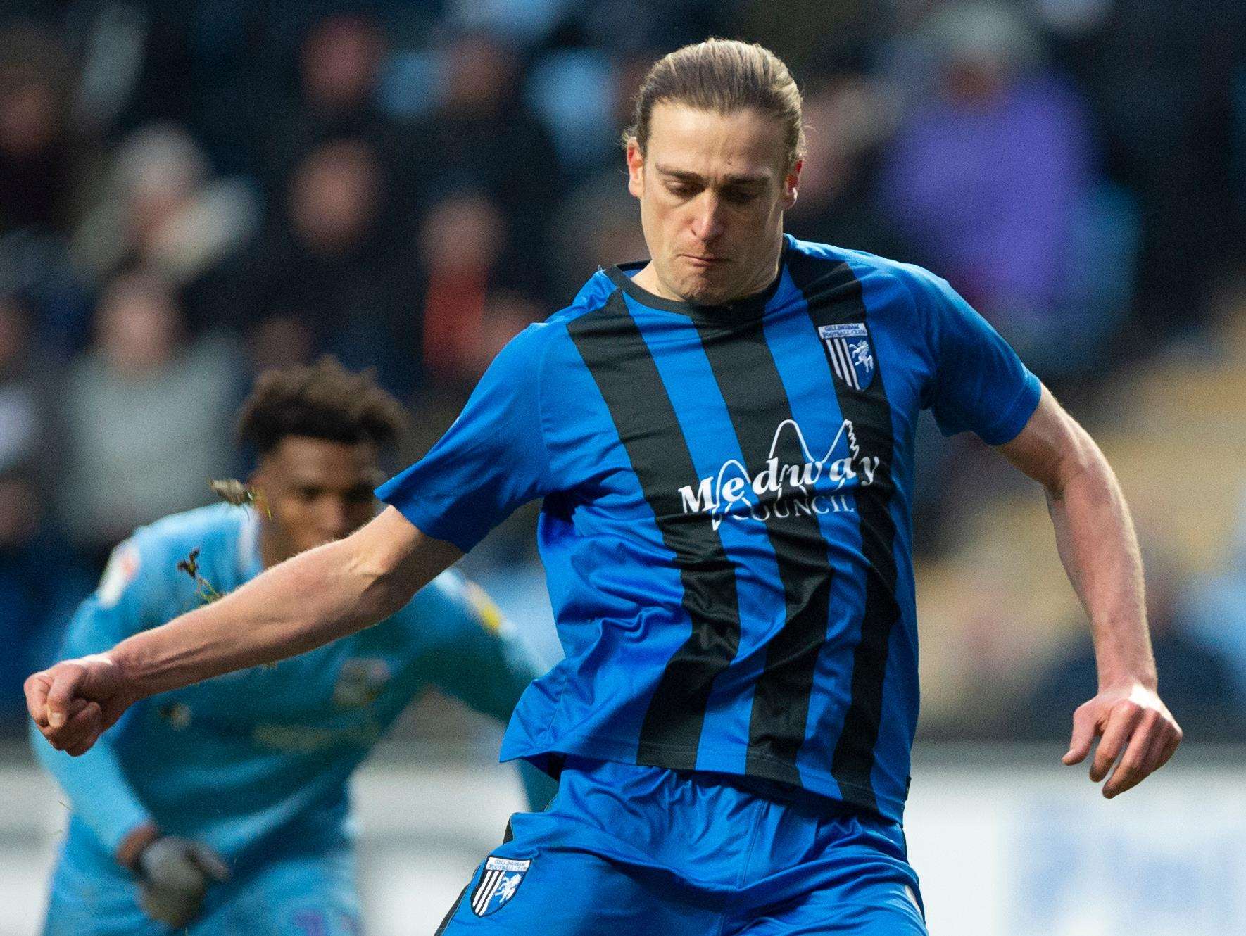 Tom Eaves slots home the penalty for Gillingham on Saturday Picture: Ady Kerry