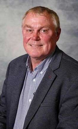 Cllr Gary Hackwell (Con)