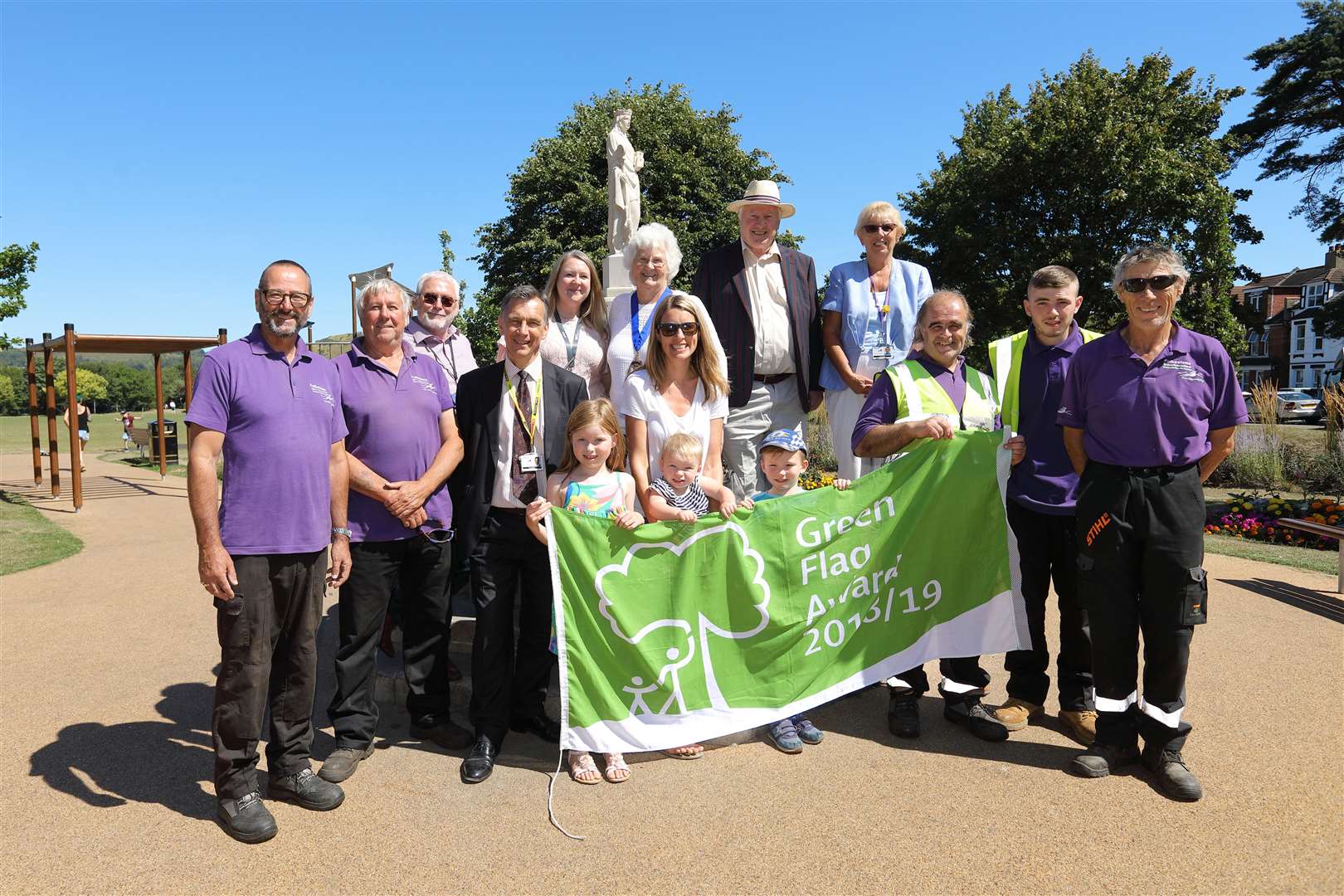 Radner Park gets Green Flag (3412434)