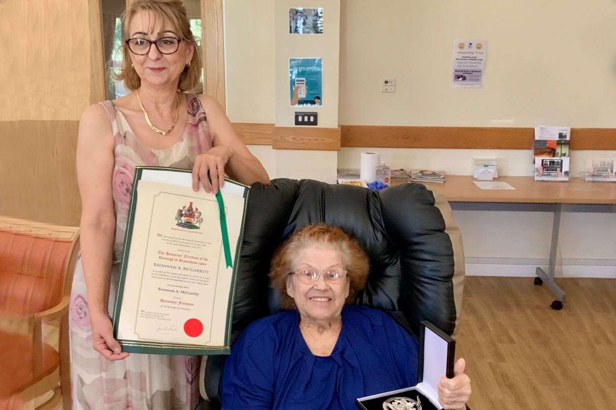 Former Mayor Bronwen McGarrity granted Freedom of the Borough of Gravesham (37628601)